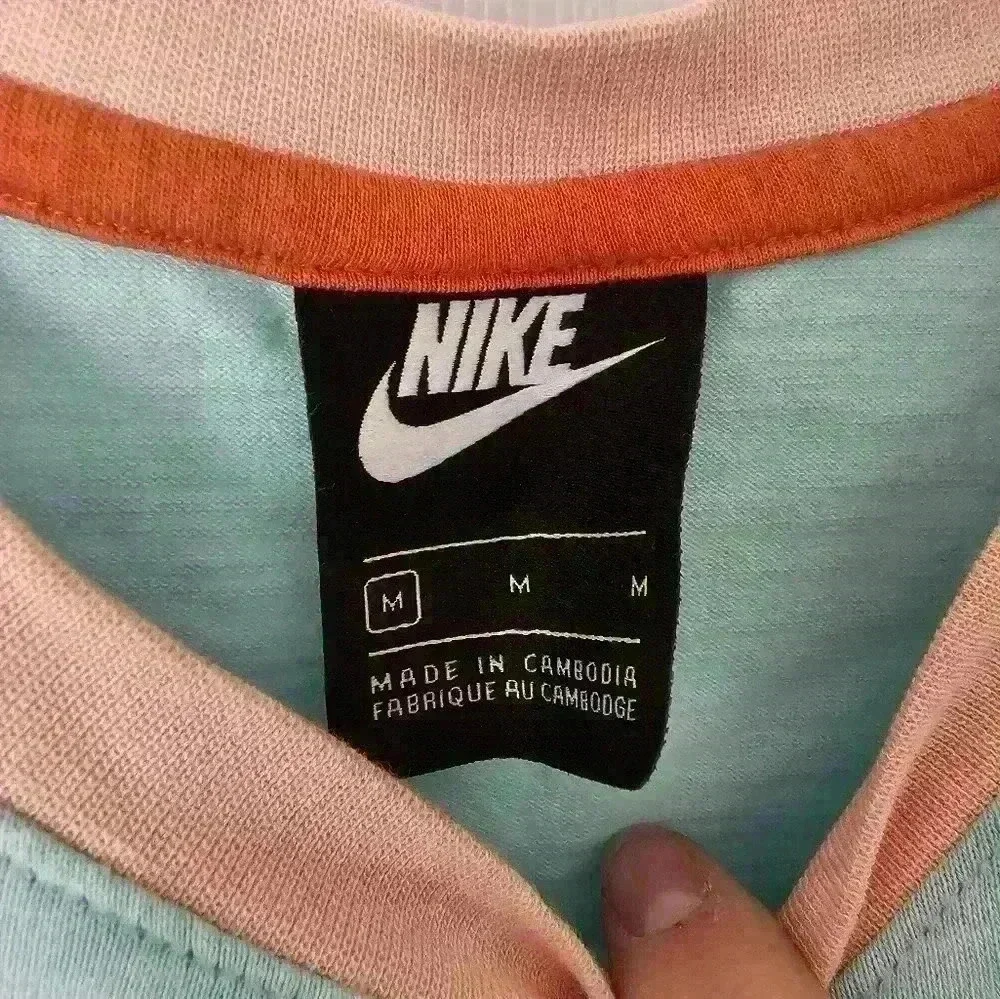 Nike Sportswear Short Sleeve Tshirt Size M